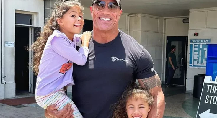 Dwayne Johnson with his daughters Jasmine and Tiana . Photo: Dwayne Johnson/Instagram